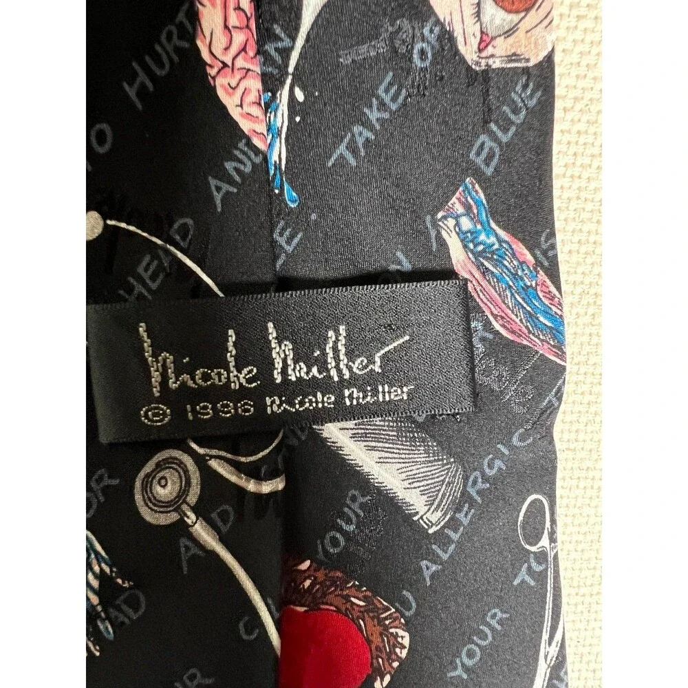 Nicole Miller 90s 100% Silk Tie Doctors theme, Medical theme Excellent condition